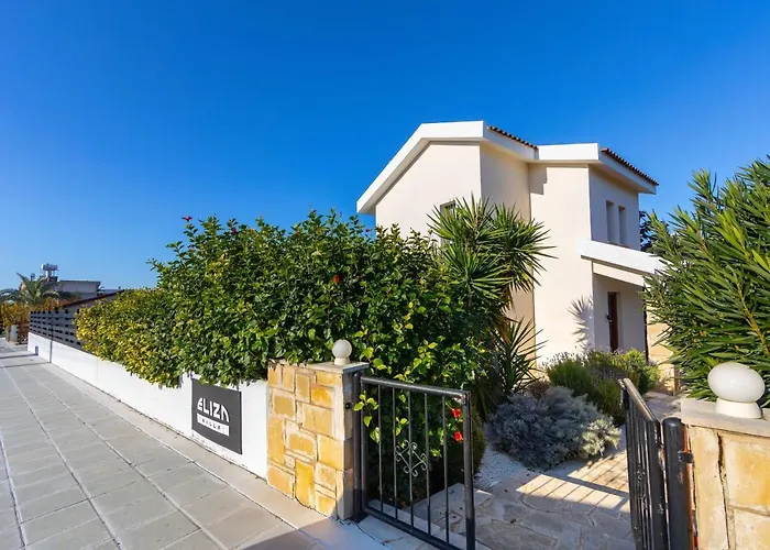 Eliza, Coral Bay Pégeia