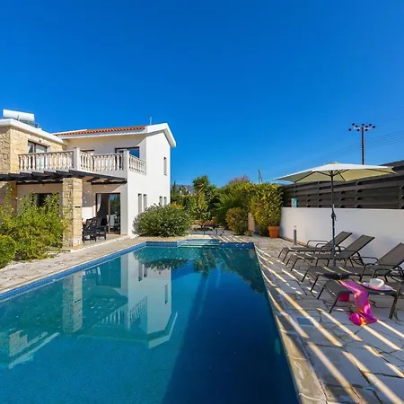 Eliza, Coral Bay Villa Peyia