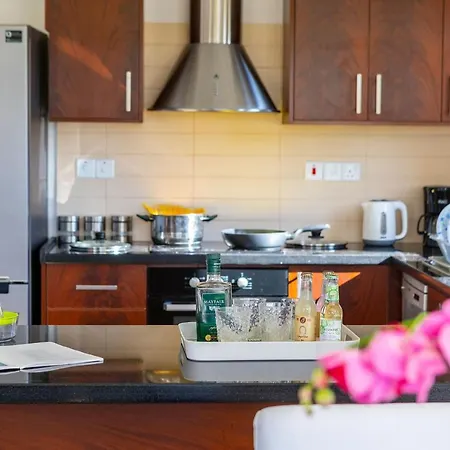 Eliza, Coral Bay Villa Peyia