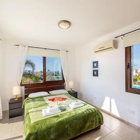 Eliza, Coral Bay * Peyia