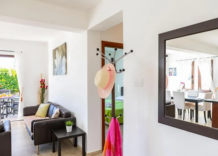 Vila Eliza, Coral Bay Pegeia