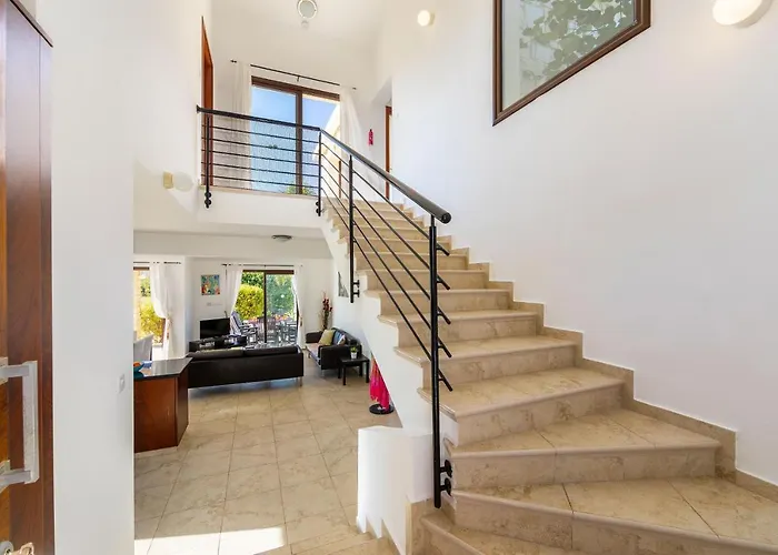 Vila Eliza, Coral Bay